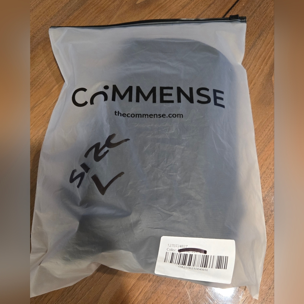 Commense Sweater Vest Knit Top. Size Large - Picture 8 of 8